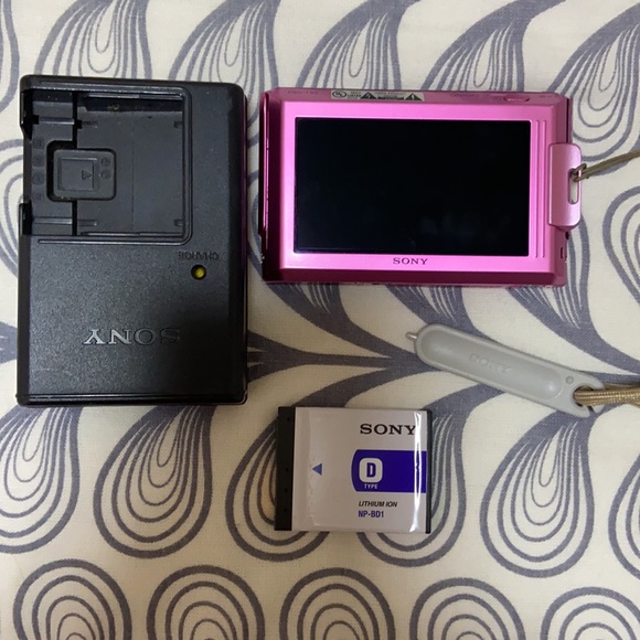 COPY - Sony DSC-TX1 Cybershot Digital Camera (Pink) - Picture 4 of 6